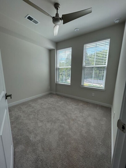 Building Photo - Room in Townhome on Broad River Ln