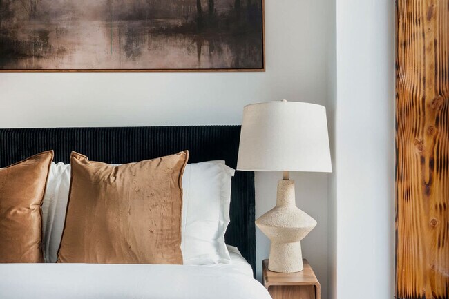 Building Photo - 335 E 22nd St