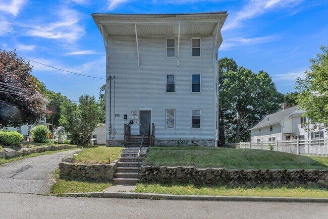 Primary Photo - 10 Foster St