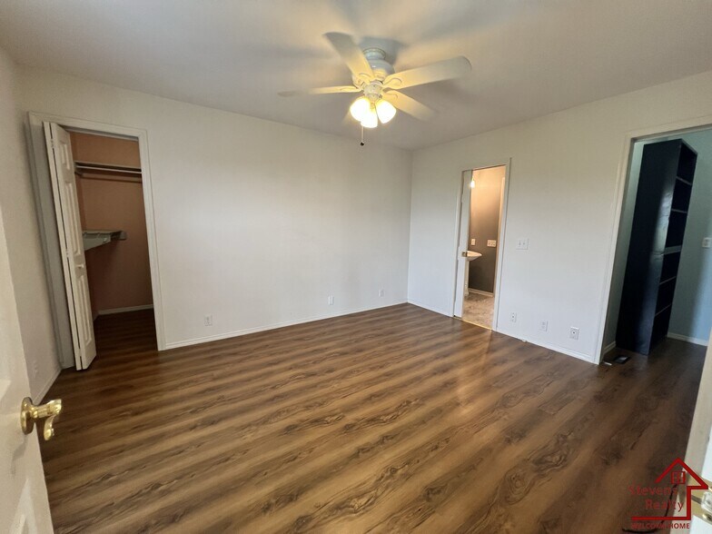 Building Photo - 825 Tommie Ln