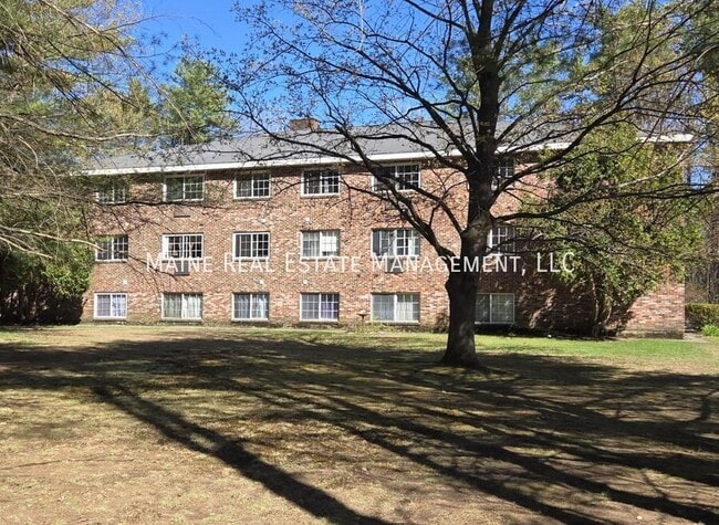 Building Photo - 10 Tall Pines Dr