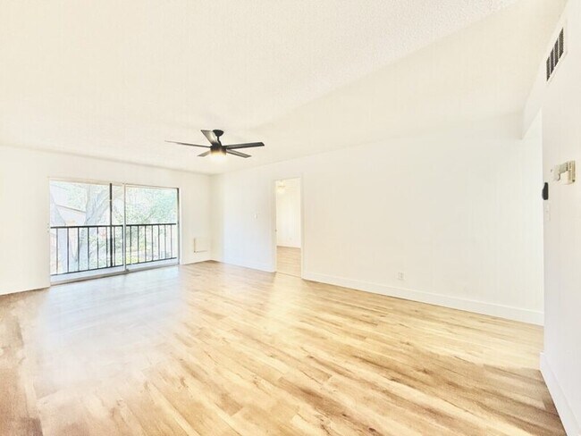 Building Photo - 7517 Pitch Pine Cir