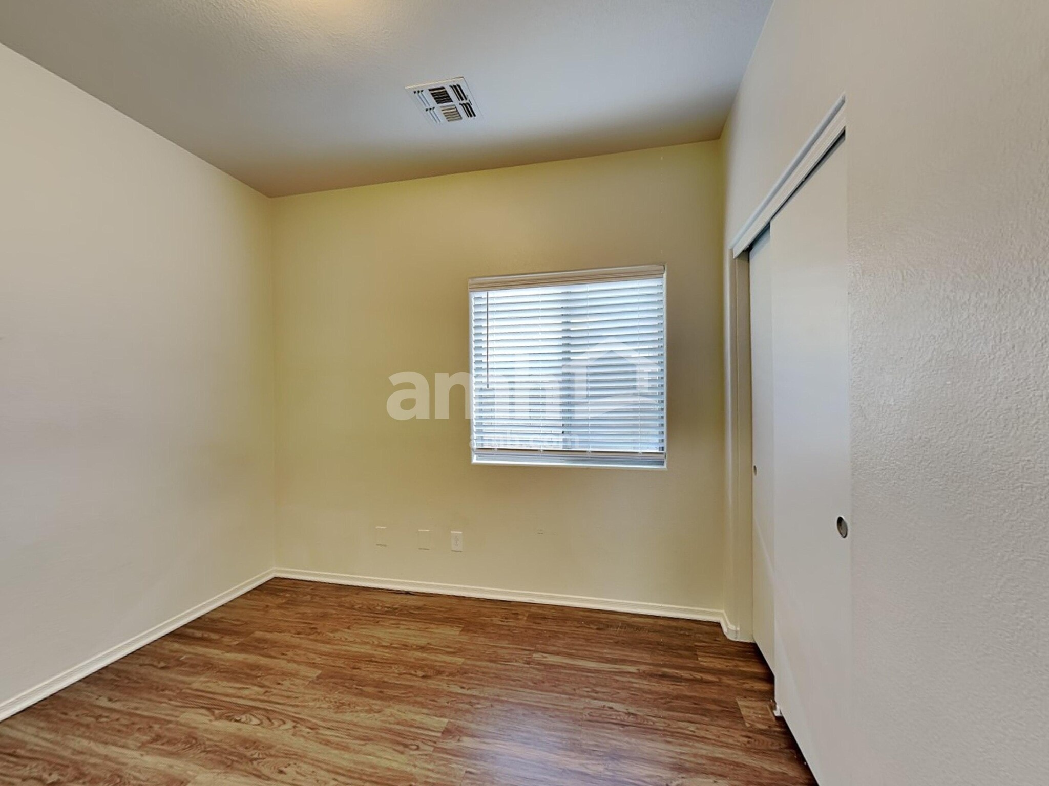 Building Photo - 12930 W Clarendon Ave