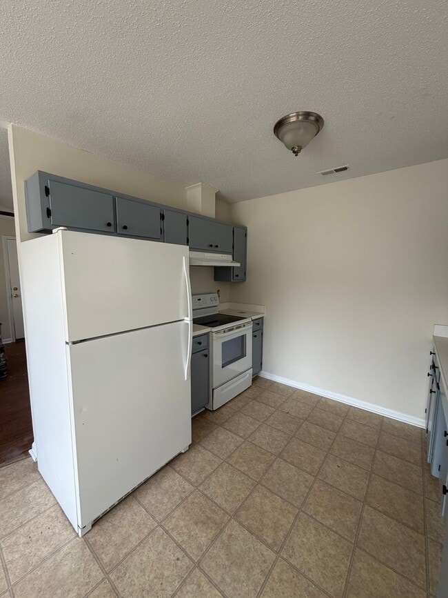 Building Photo - 1610 Dillahunt St