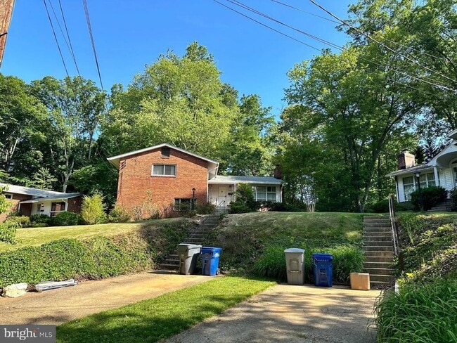 Building Photo - 7020 Ted Dr