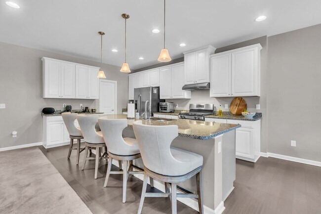 Building Photo - 6930 Wellsford Ln