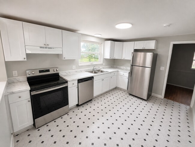 Building Photo - 837 Lafayette Ln