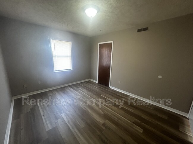 Building Photo - 276 Greenfield Dr