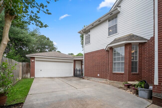 Building Photo - 16315 Hammerwood Ct