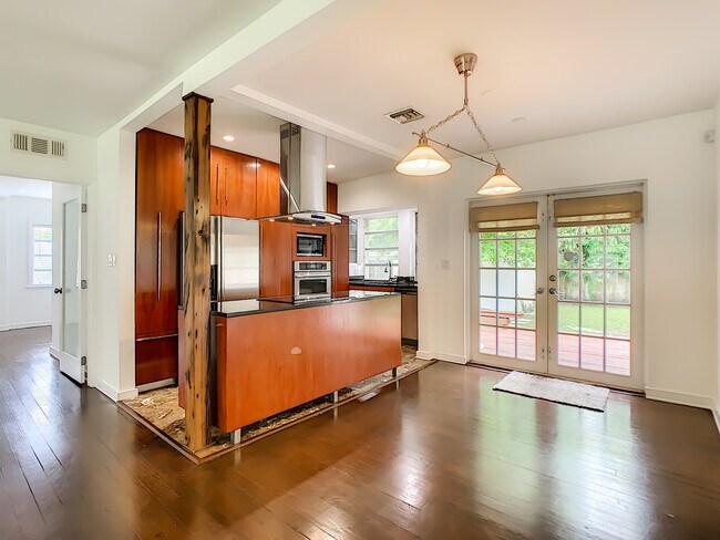 Building Photo - 160 NW 101st St