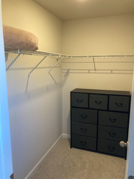 Building Photo - 12 Twiggs Ln