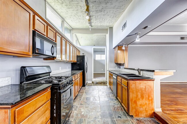 Building Photo - 5519 Burlinghall Dr
