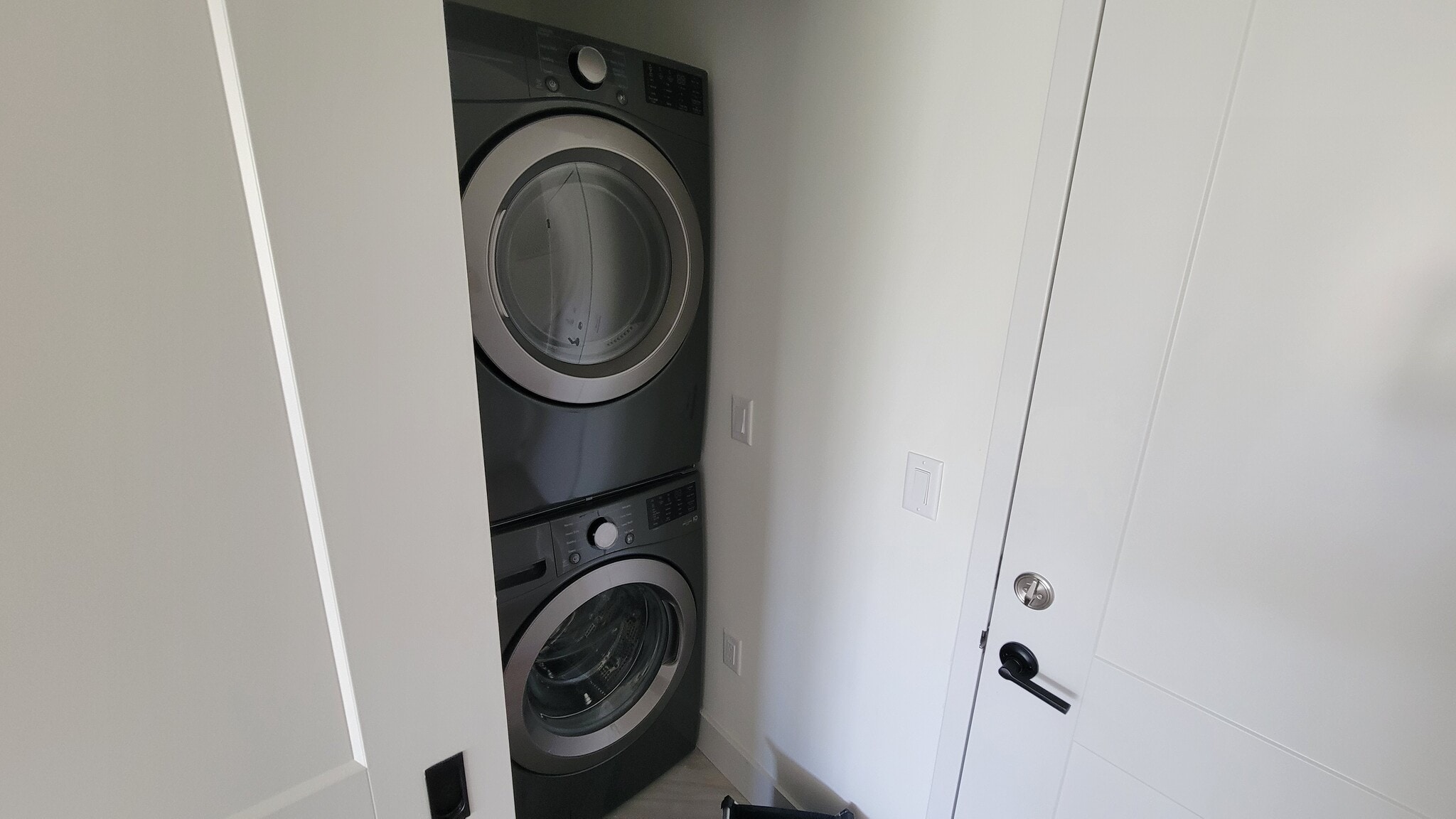 Building Photo - 2385 NE 187th St