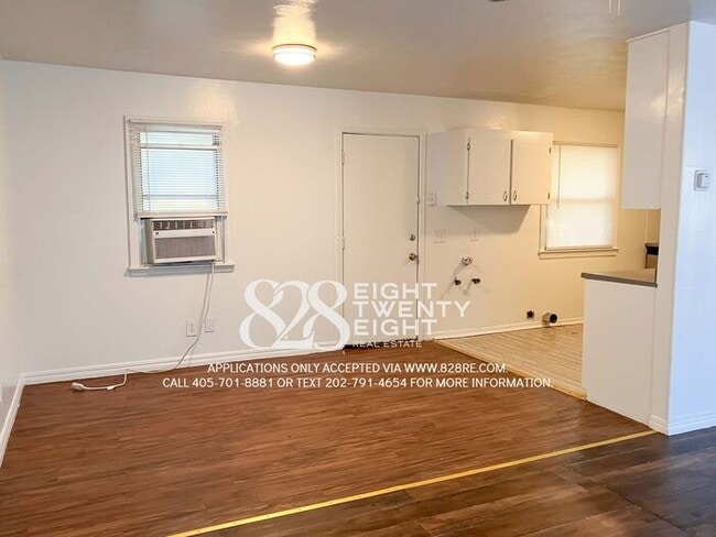 Building Photo - 1/2 OFF 1st MONTH'S RENT! 2 Bed/1 Bath Single Family Home in MWC - IMMEDIATE MOVE IN