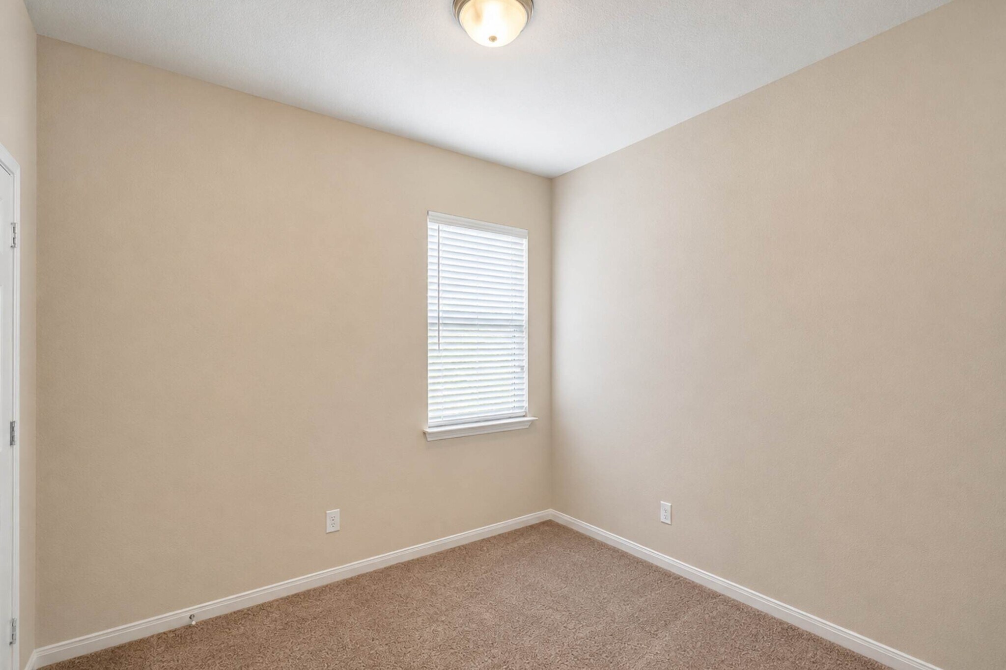 Building Photo - 1602 Kim Loan Dr
