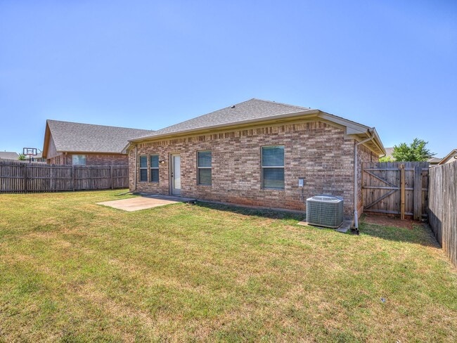 Building Photo - Newly Updated Home + Edmond + 3 bedrooms + Edmond Schools