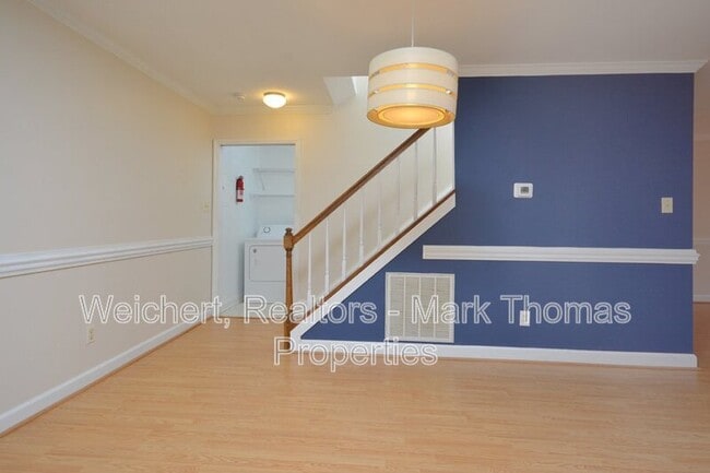 Building Photo - 425 Summerwalk Cir