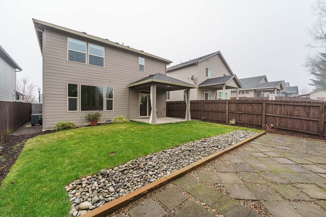 Building Photo - Stunning Salmon Creek Gem for Rent! - 3 Be...