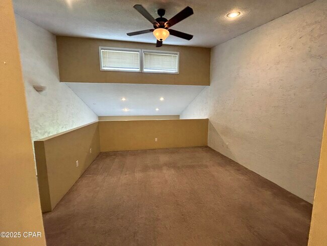 Building Photo - 6901 N Lagoon Dr