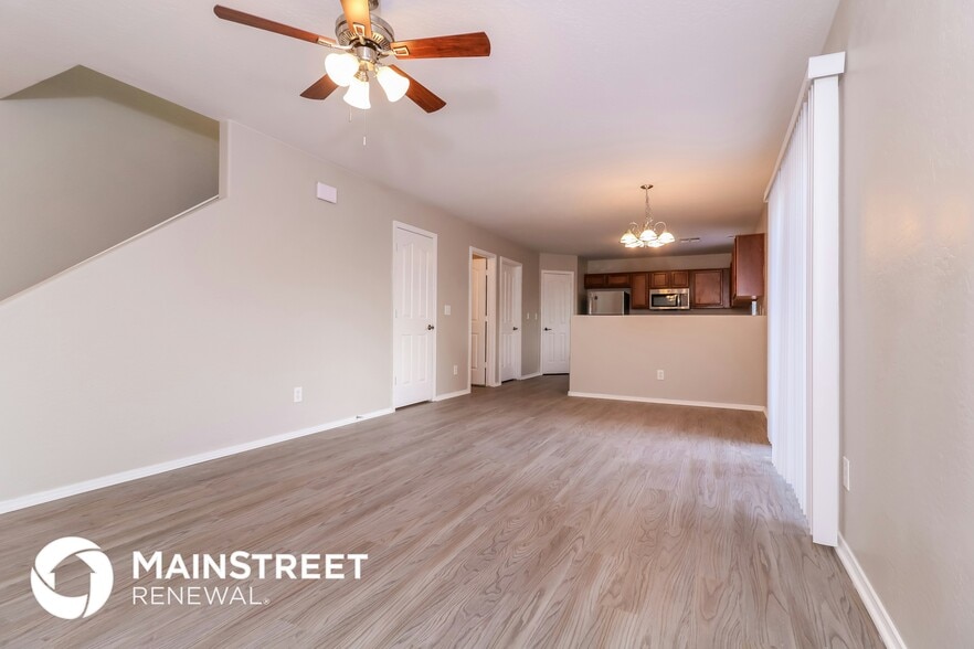 Building Photo - 12814 W Pershing St