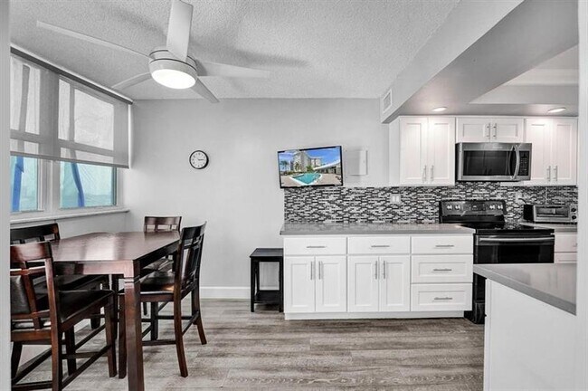 Building Photo - 100 Golden Isles Dr