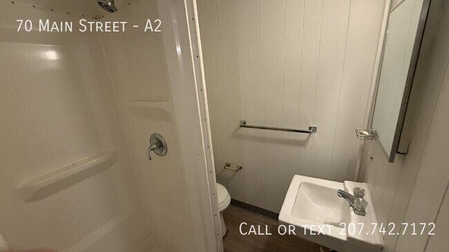 Building Photo - 70 Main St