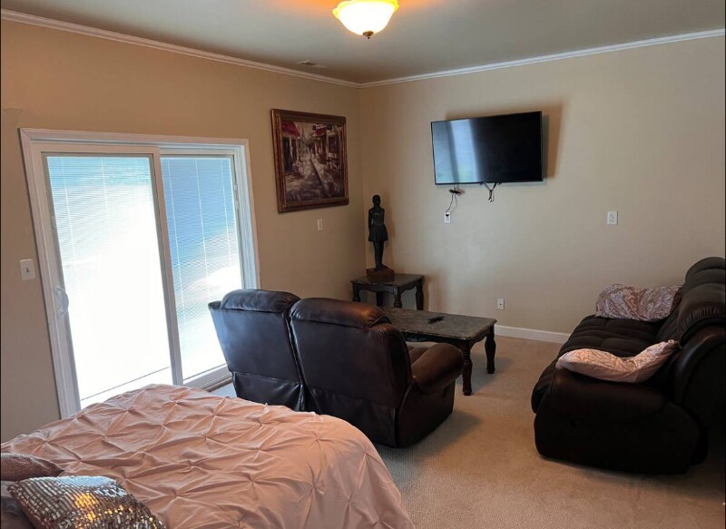 Building Photo - 3709 Woodburn Dr