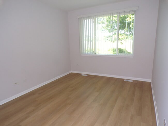Building Photo - 1045 Carrick Ln
