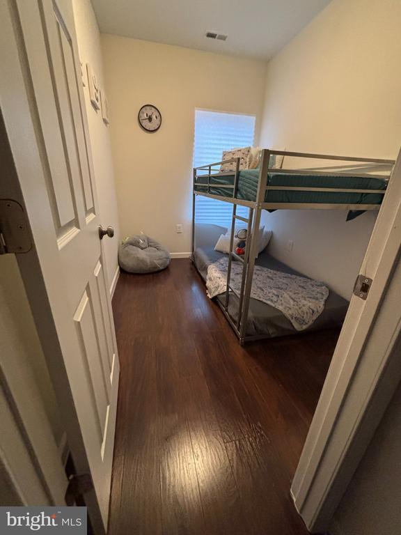 Building Photo - 6005 Eads St NE