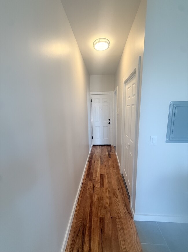 Interior Photo - 31-33 66th