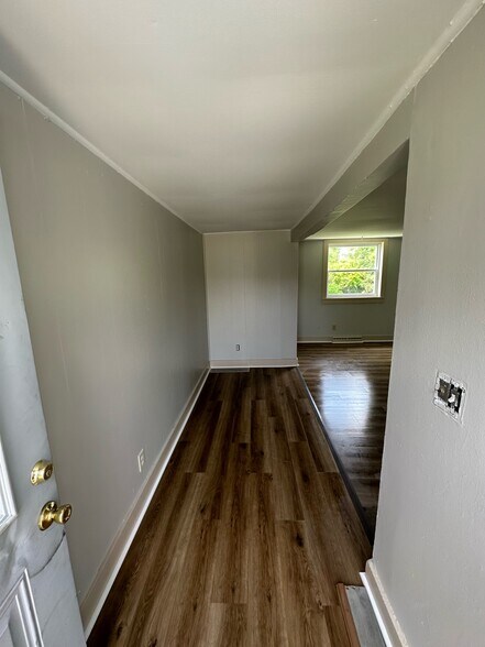Building Photo - 140 Honness Ln