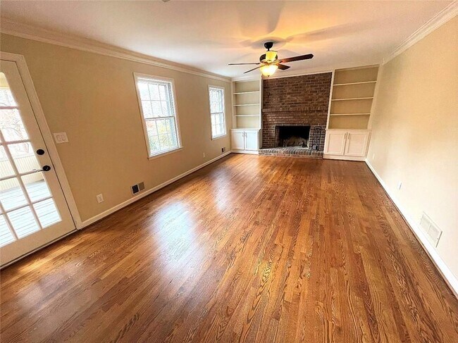Building Photo - 1150 Falstaff Dr
