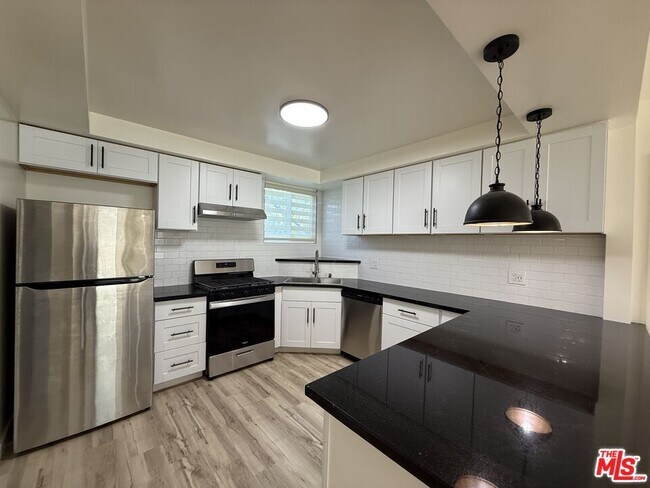 Building Photo - 25226 Loytan St