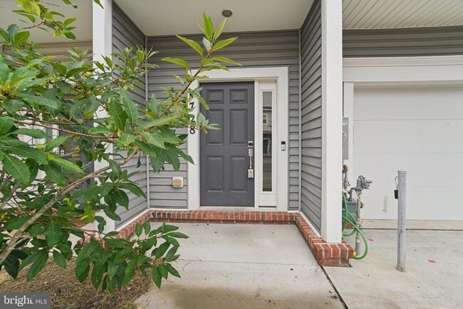 Building Photo - 7728 Lexington Ct