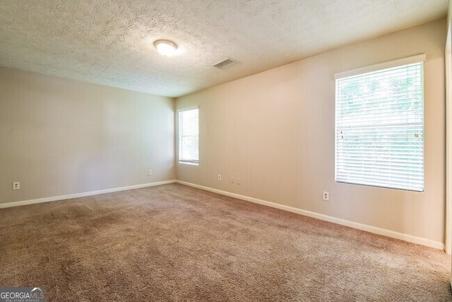 Building Photo - 5620 Regency Forest Ct