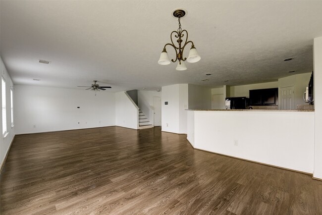 Building Photo - 834 Sweet Flower Dr