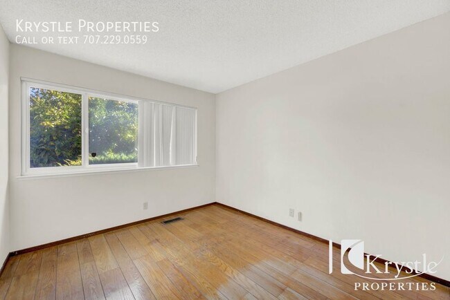 Building Photo - 949 N Camino Alto