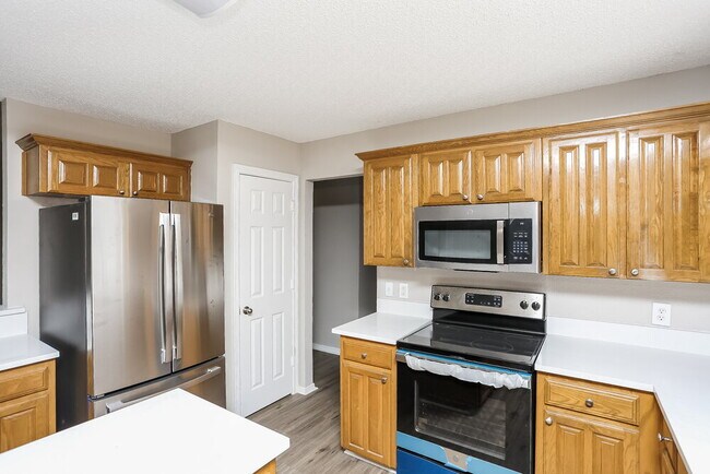 Building Photo - 8017 Jolie Dr