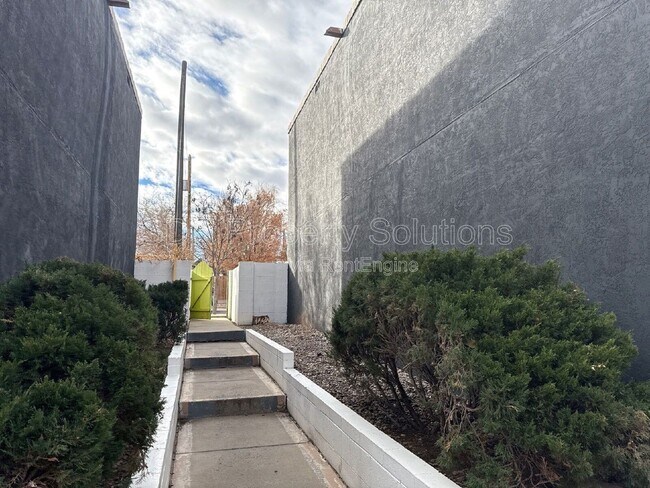 Interior Photo - Plaza Del Sol