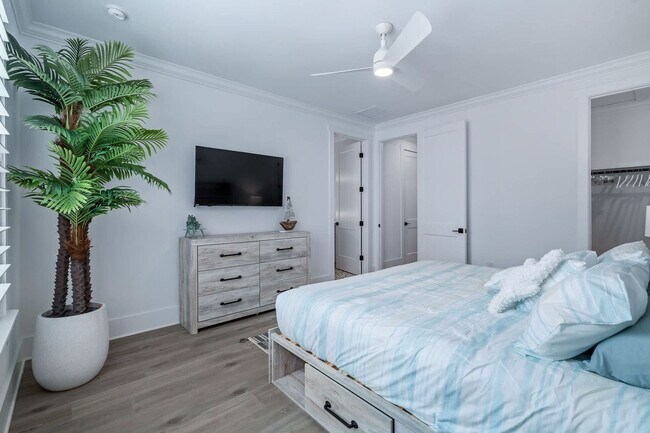 Building Photo - 5484 3rd St