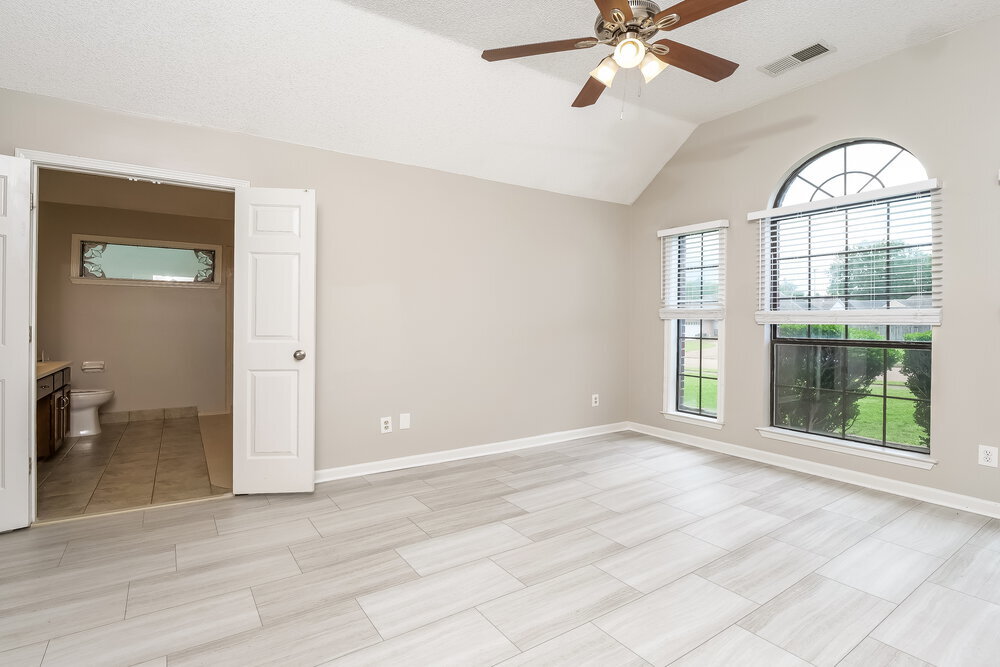 Building Photo - 4670 Shadow Tree Cove