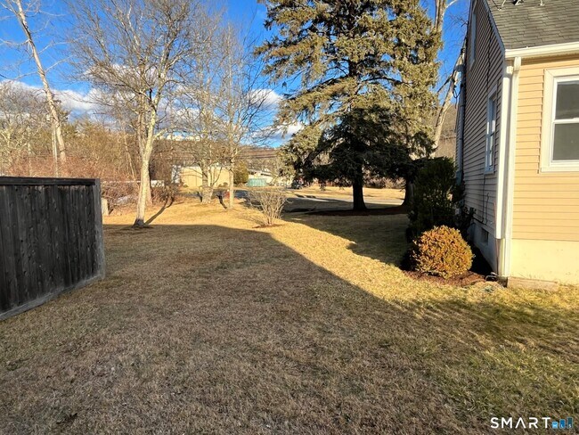 Building Photo - 98 Wooster St