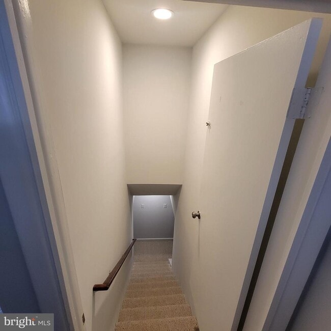 Building Photo - 18320 Metz Dr