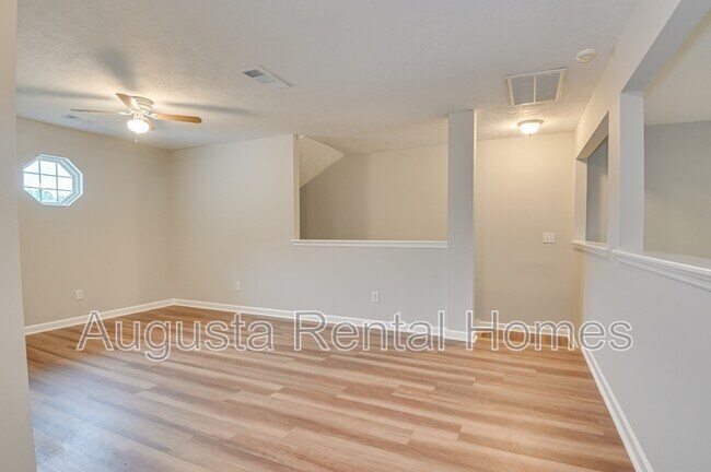 Building Photo - 7640 Pleasantville Way