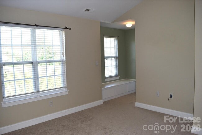 Building Photo - 6321 Park Creek Dr