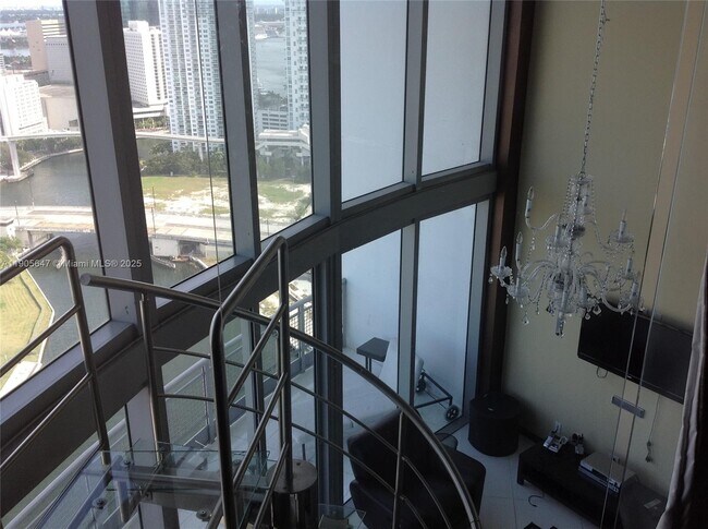 Building Photo - 690 SW 1st Ct