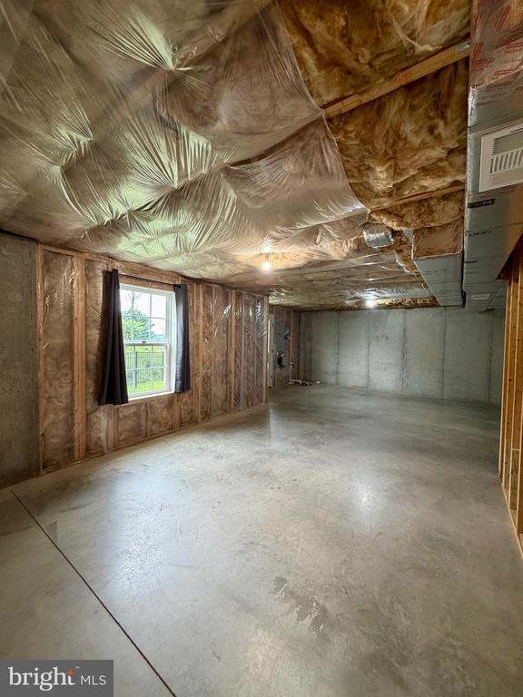 Building Photo - 8464 Hamilton St