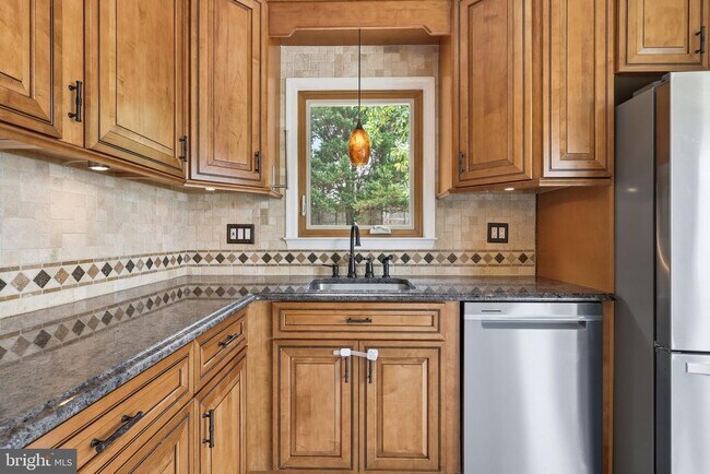 Building Photo - 7690 Green Garland Dr