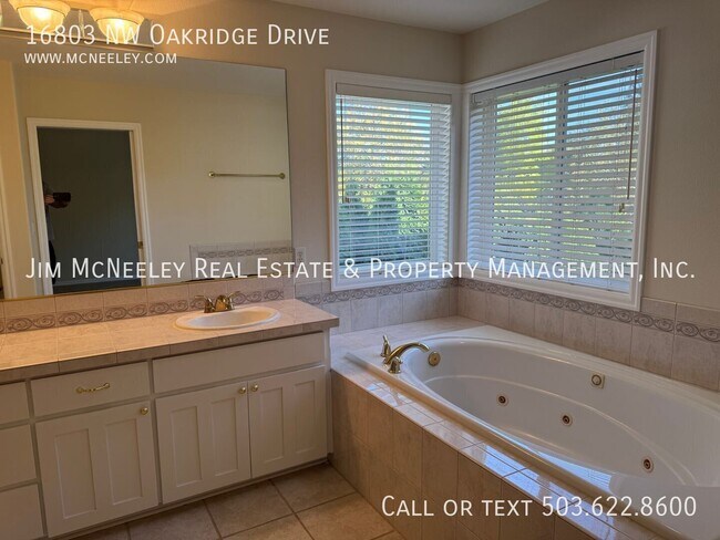 Building Photo - 16803 NW Oakridge Dr