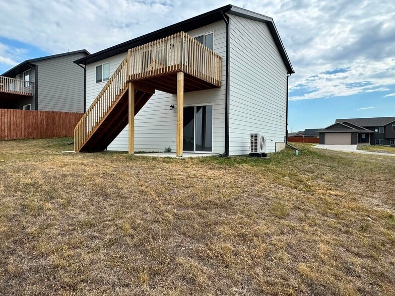 Building Photo - 1208 Kenai Dr
